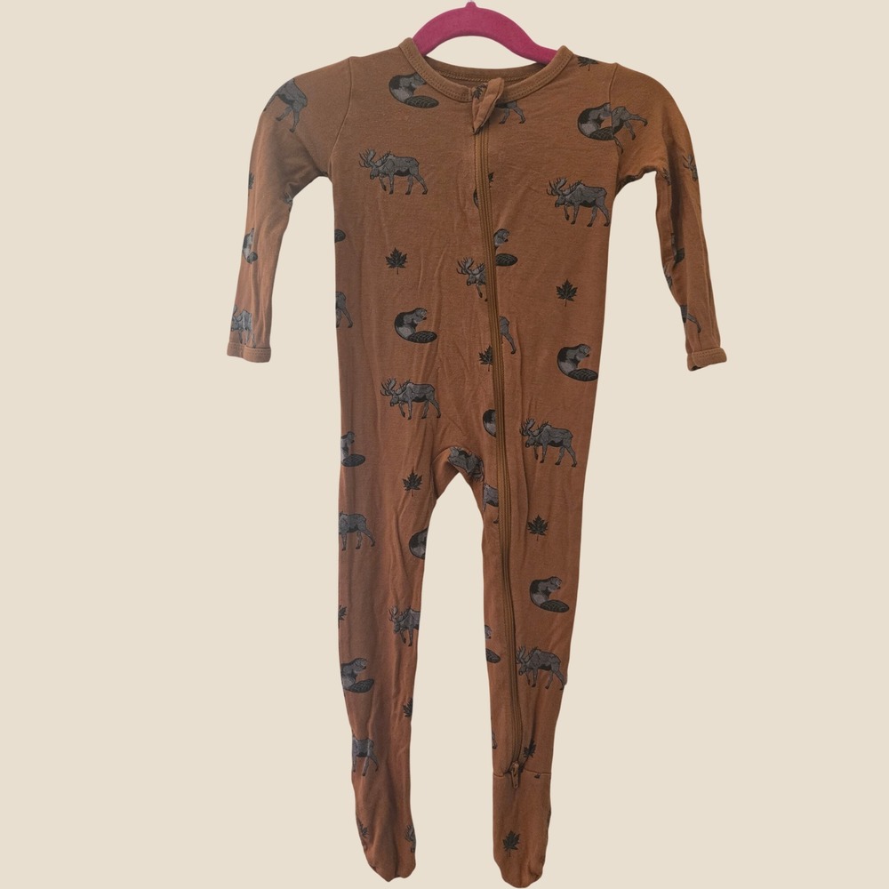 Kyte Baby Bamboo Footed Sleeper Moose Beaver Print Clay Brown 12-18 Months
